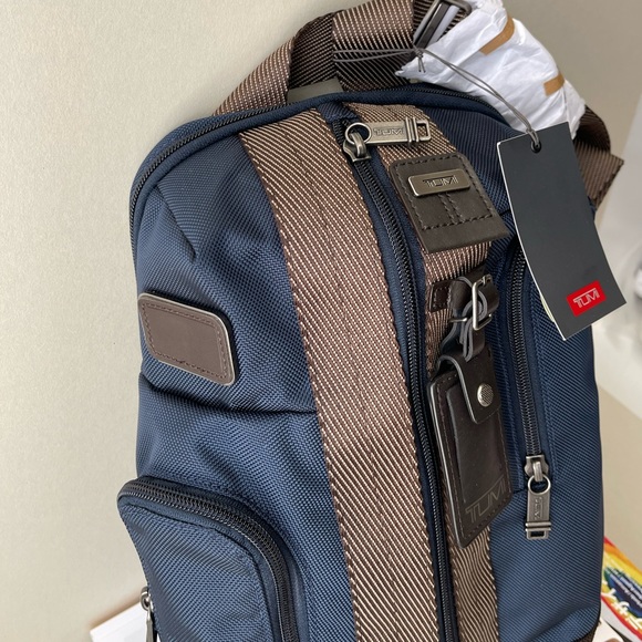 (new+tag) Tumi Higgins men’s sling pack navy bag - Picture 7 of 16